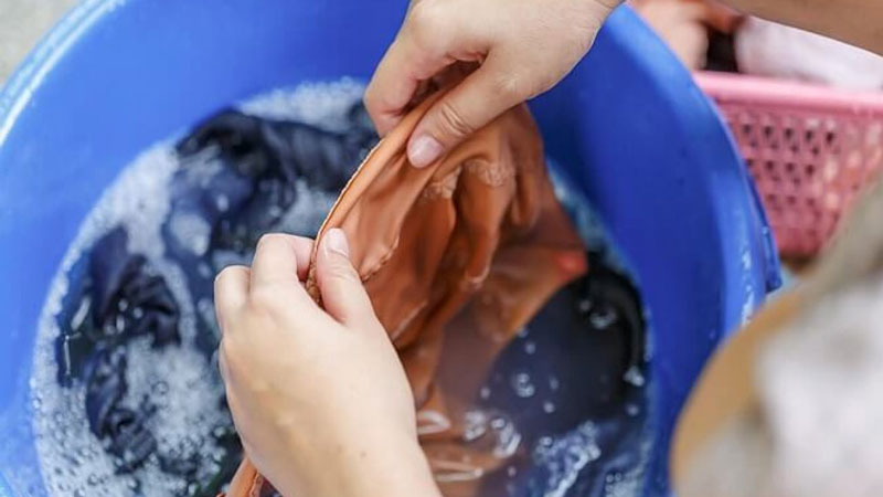 5 Tips Mencuci Gamis Berbahan Kantun! Susah-Susah Gampang