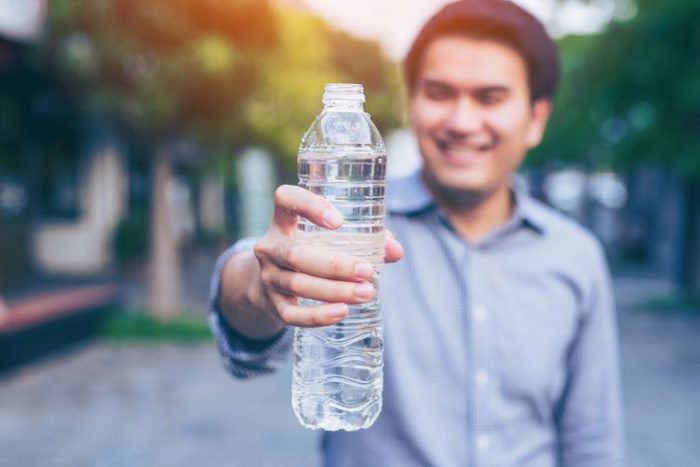 Banyak Minum Air Putih untuk Menangani Flu