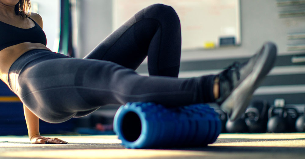 Gerakan Olahraga Mudah Menggunakan Yoga Roller